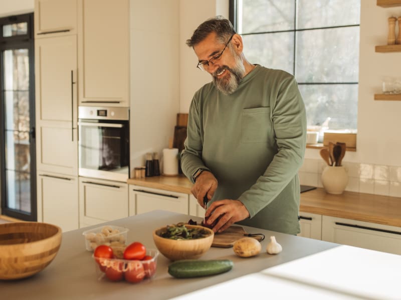 Man making a salad